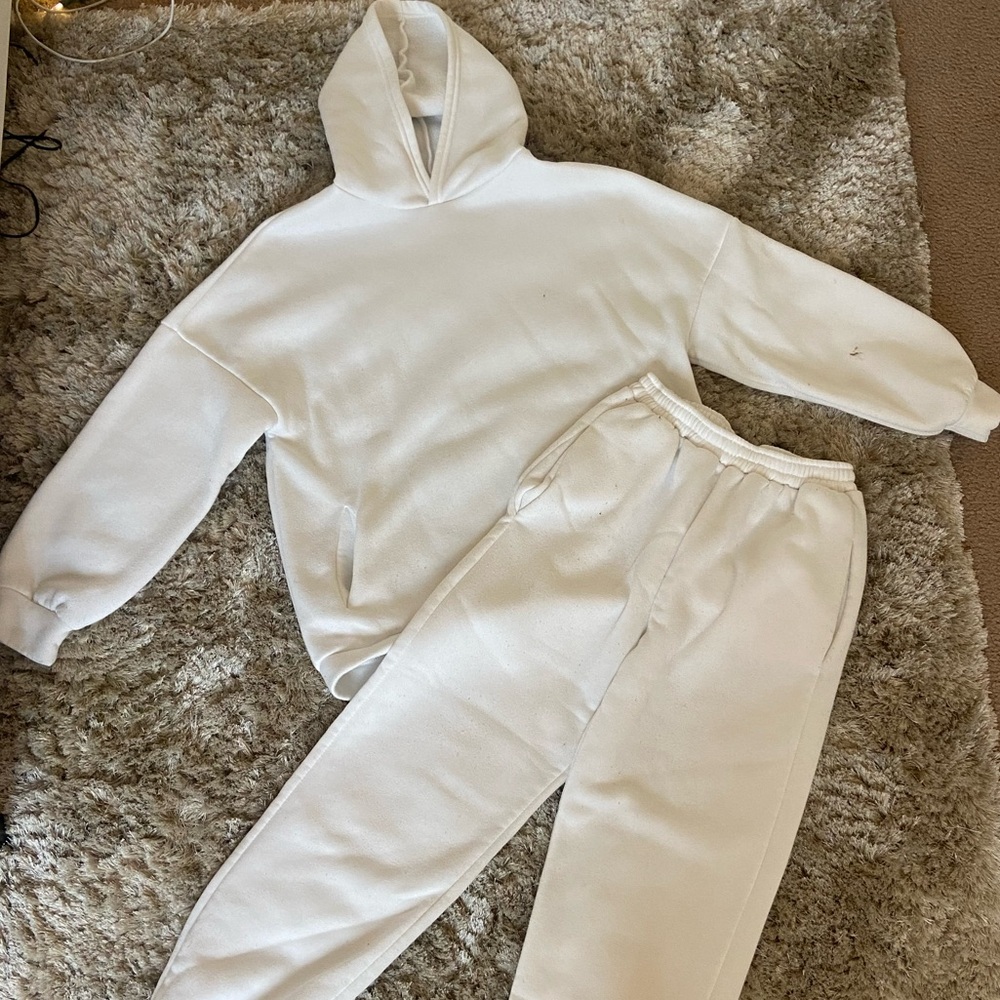 used white hoodie + sweatpants set!